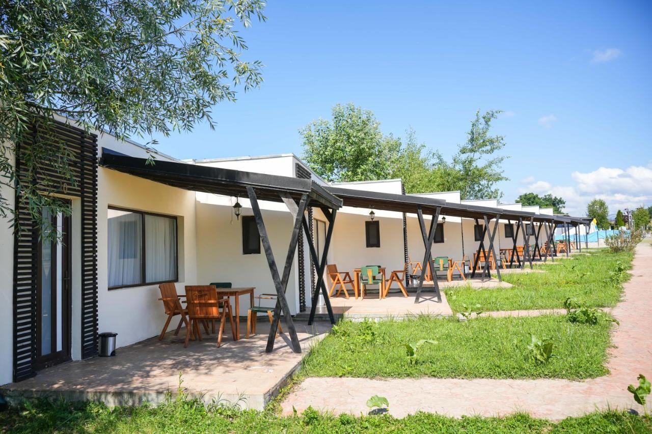 Villa Bungalowuri "Doi Cocosi " à Horezu Extérieur photo