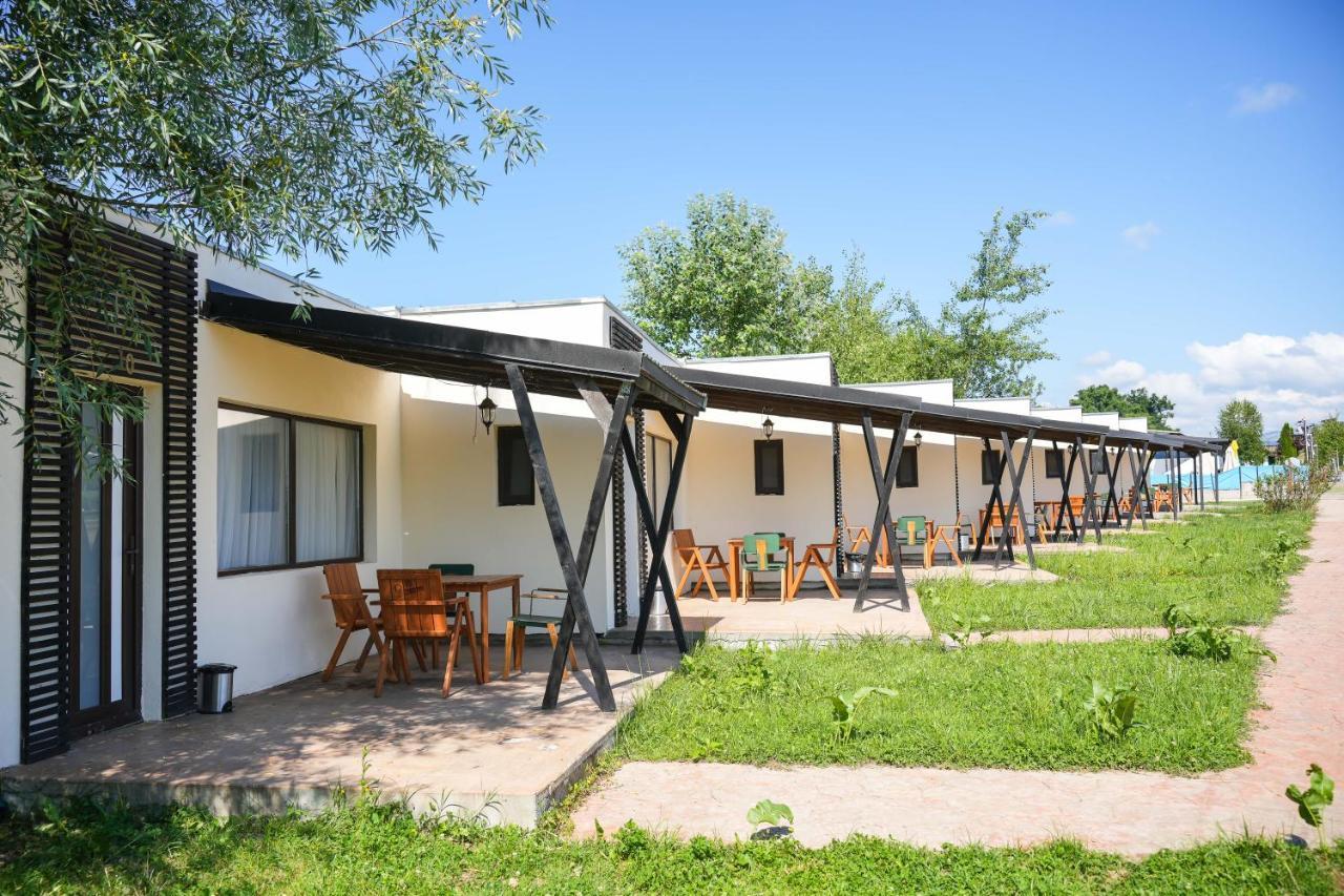 Villa Bungalowuri "Doi Cocosi " à Horezu Extérieur photo