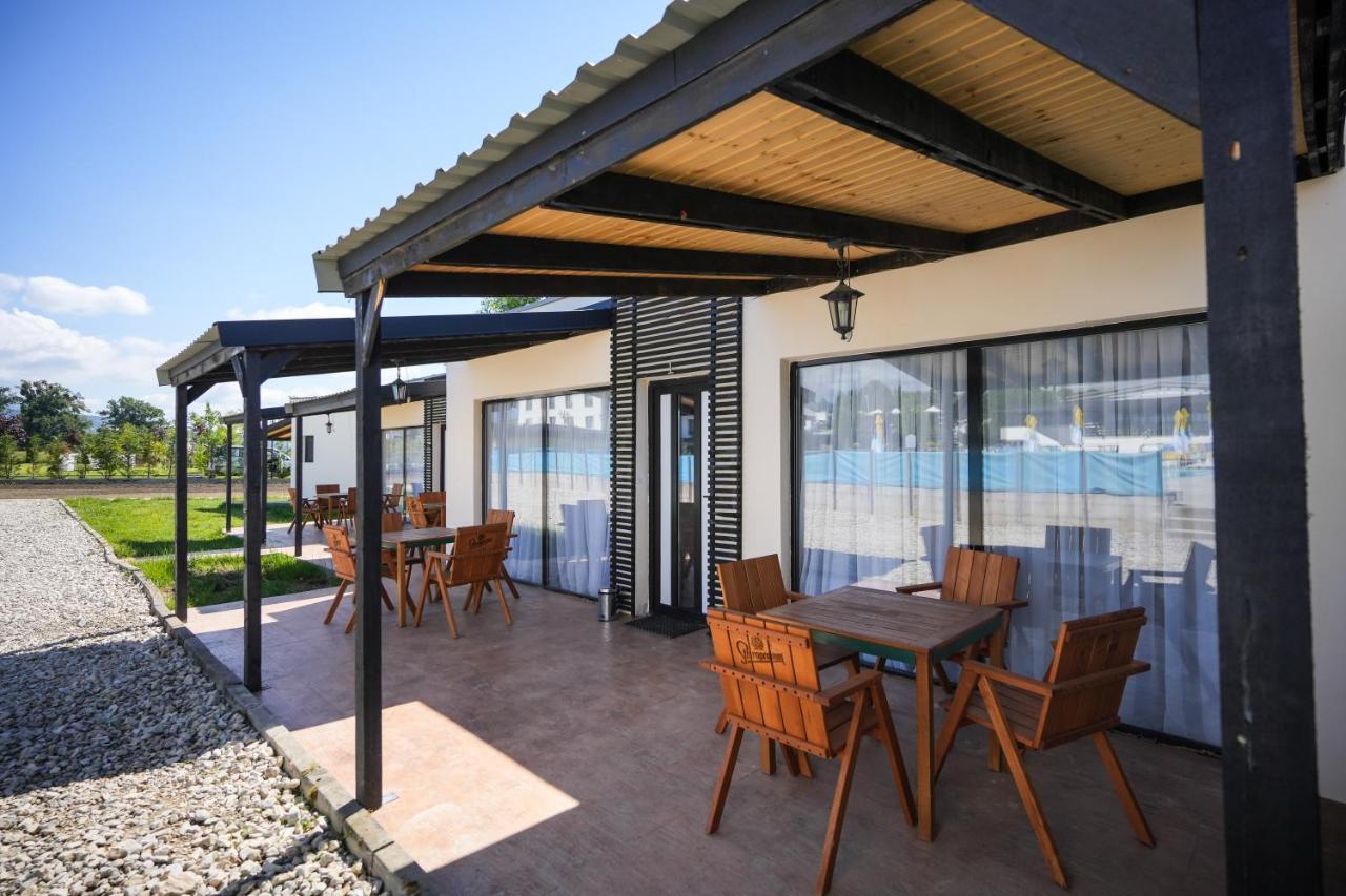Villa Bungalowuri "Doi Cocosi " à Horezu Extérieur photo