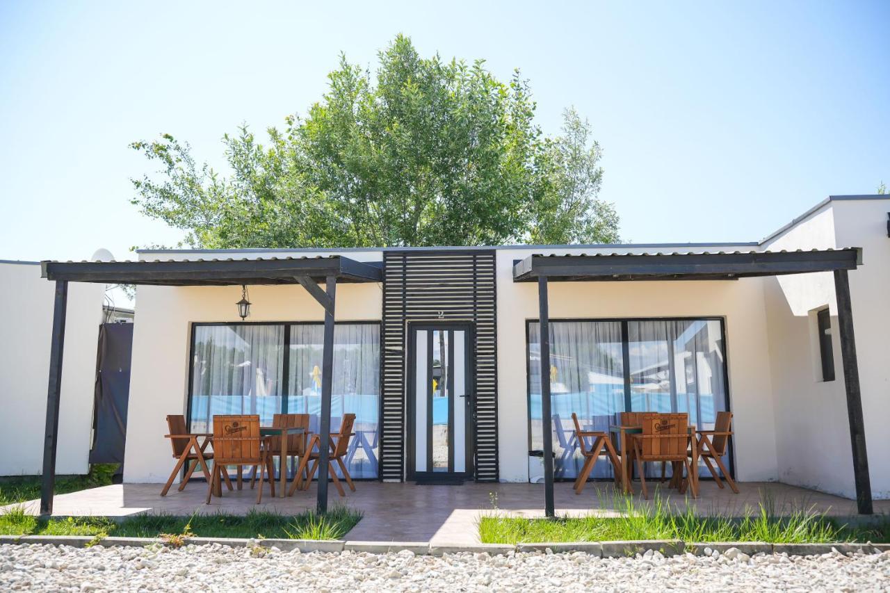 Villa Bungalowuri "Doi Cocosi " à Horezu Extérieur photo