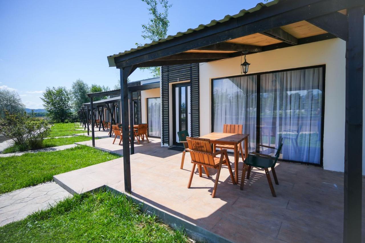 Villa Bungalowuri "Doi Cocosi " à Horezu Extérieur photo
