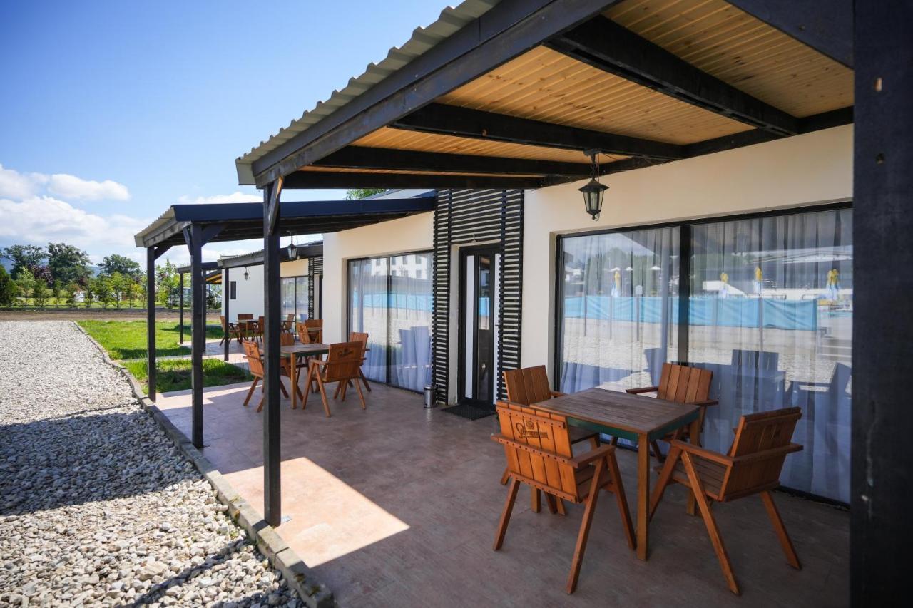 Villa Bungalowuri "Doi Cocosi " à Horezu Extérieur photo