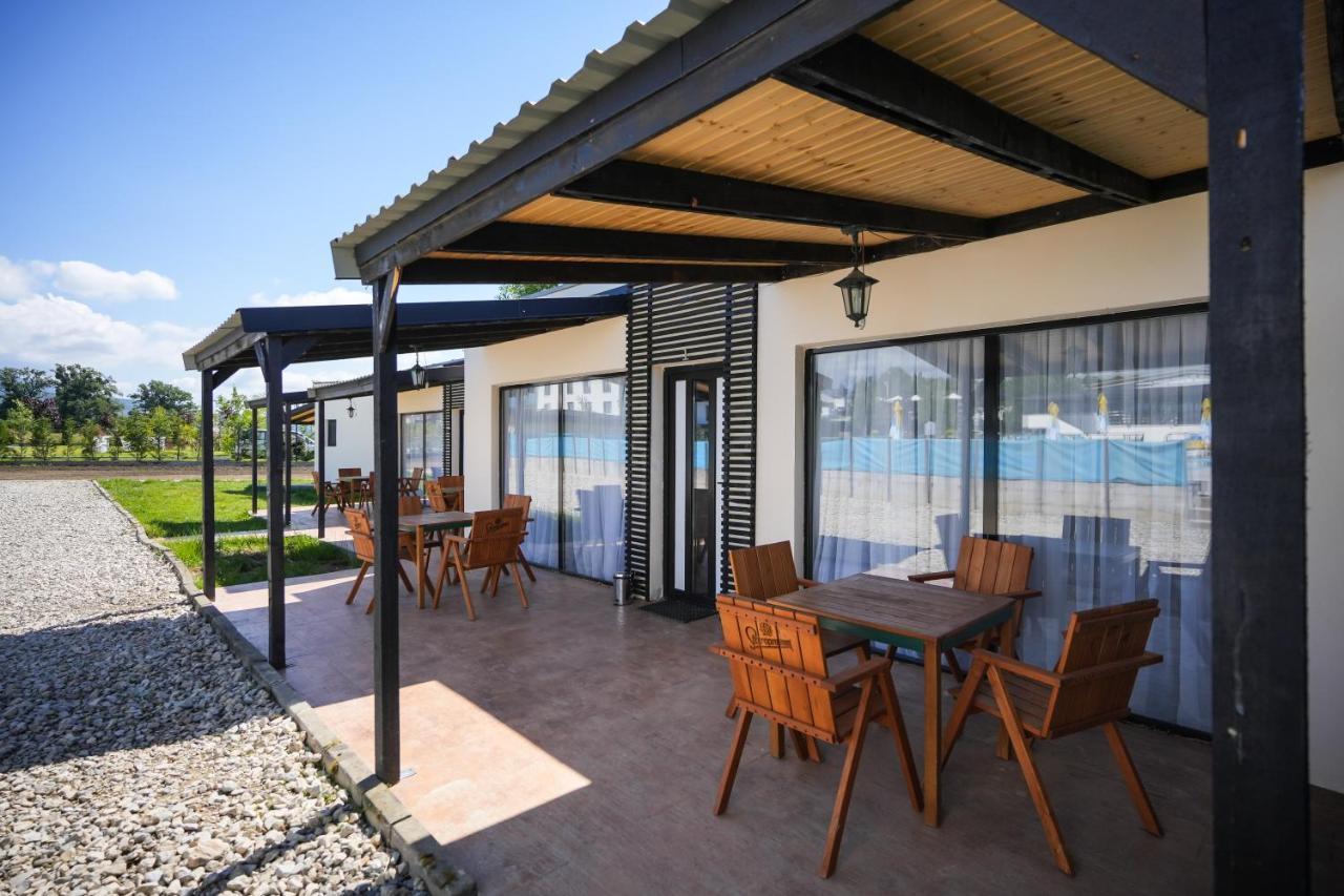 Villa Bungalowuri "Doi Cocosi " à Horezu Extérieur photo